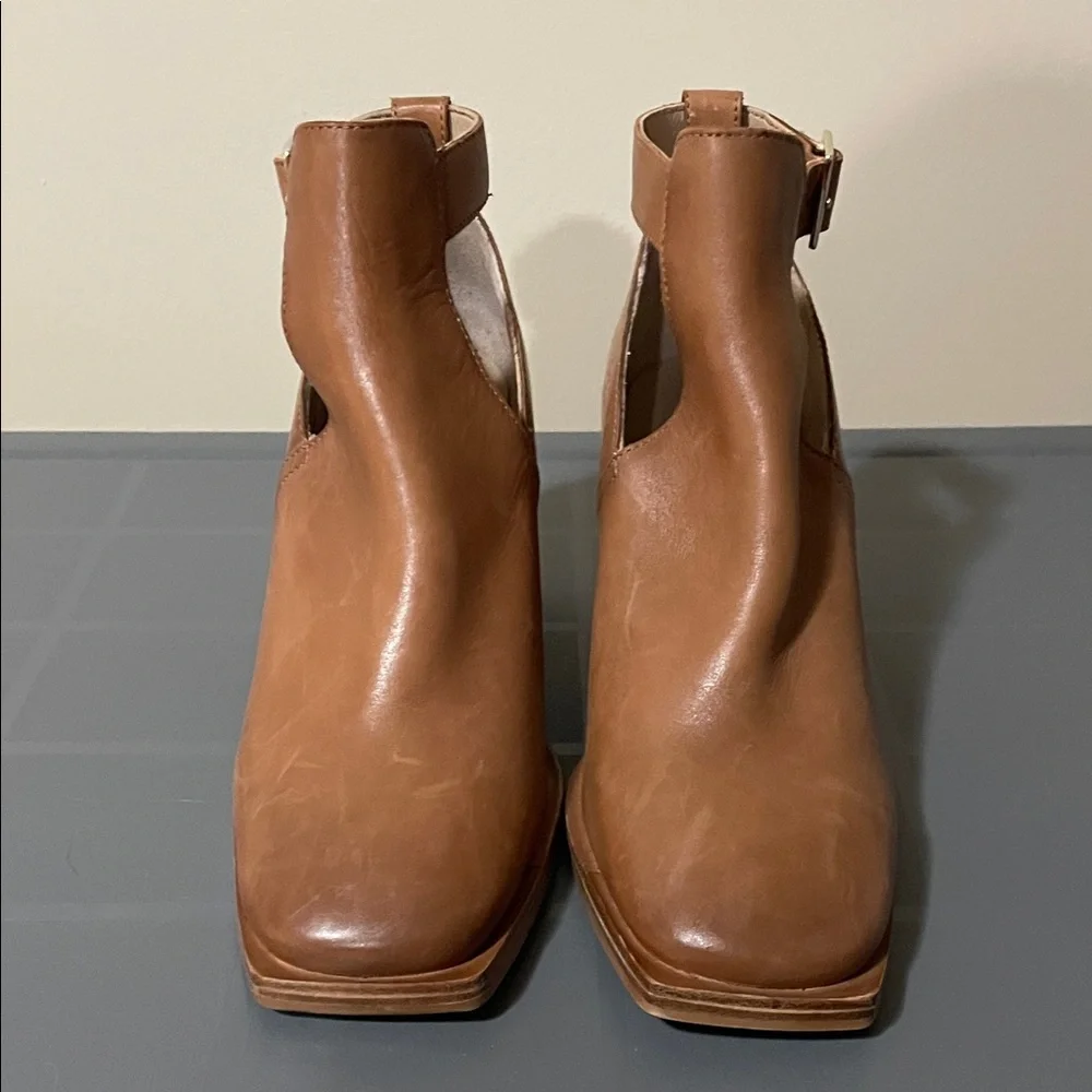 Nwt’sFree People Brady Buckle Cutout Block Heel Leather Boot in Cognac Size 37 - Picture 3 of 10
